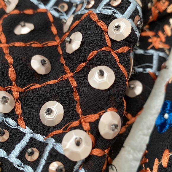 Alice + Olivia Gillian Embroidered Shift Dress - Picture 15 of 15